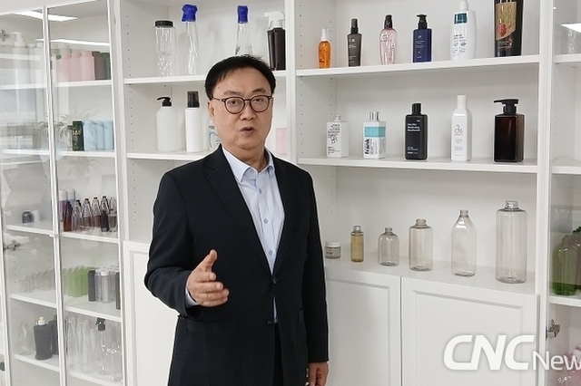 [긴급 인터뷰] 성진P&C 김신겸 대표 “화장품 용기 PCR 100 PET 발주 증가... 가격 효과+나프타 수급 무관”