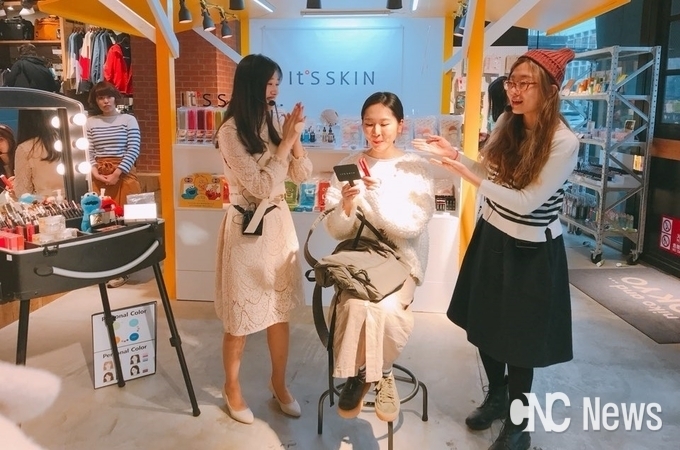 잇츠스킨을 일본 유명 편집숍 ‘niko and …’에 3월 입점했다.