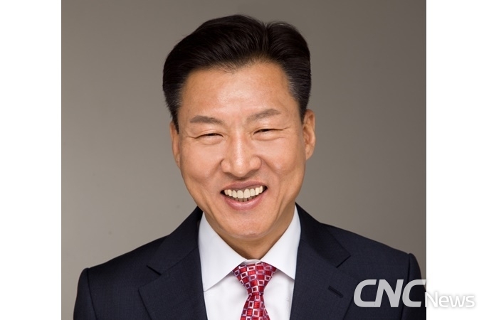 잇츠한불 홍동석 대표는 "하반기부터 중국 오프라인 유통망 확장에 전념하고 사드 보복으로 중단됐던 왕홍 프로모션 등 현지 마케팅에 적극 나설 것"이라고 강조했다.