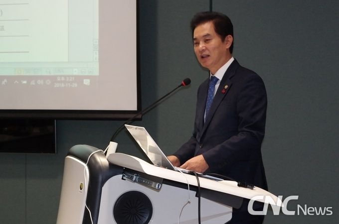 류영진 식약처장은 업계의 노력을 치하하고, "대-중소-소상공인의 상생 모델로 K-코스메틱 발전에 기여하겠다"고 다짐했다. 