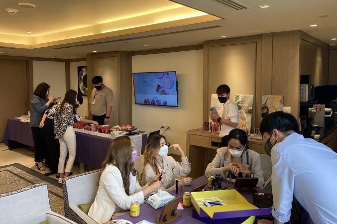 씨앤씨인터내셔널은 태국에서 프라이빗 전시회를 열고, 베이스 및 쿠션 등 스킨케어 라인의 현지 진출을 타진해 호평을 받았다.