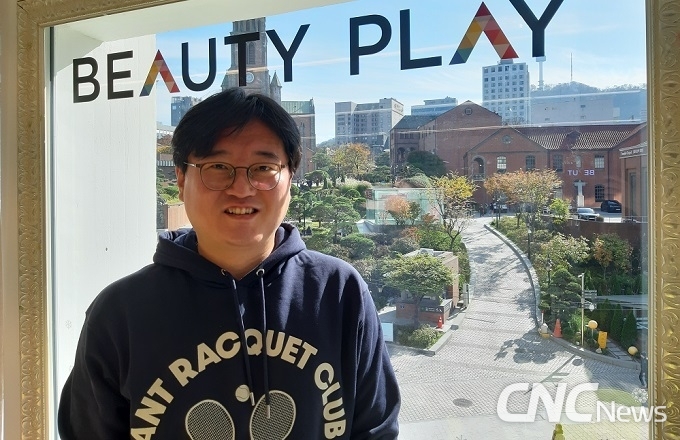 명동 뷰티플레이에서 만난 강민철 대표는 "지금의 도전에서 더 잘할 수 있는 기회를 찾아내려고 최선을 다하고 있다"며 밝게 웃었다.