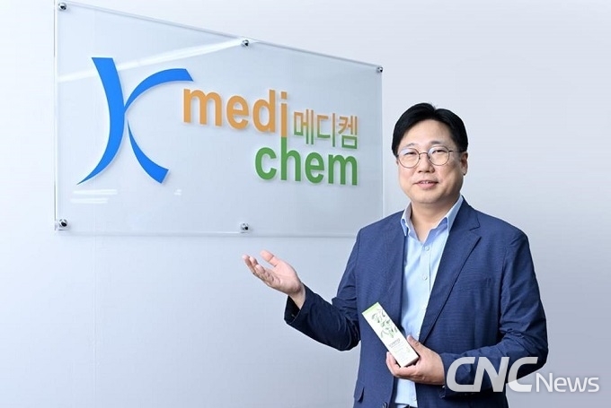 케이메디켐 이구연 대표(강원대 교수)는 중소벤처기업부로부터 최상위 수준 기업에 부여되는 '이노비즈(Inno-Biz)' 등급 인증을 획득했다고 밝혔다.